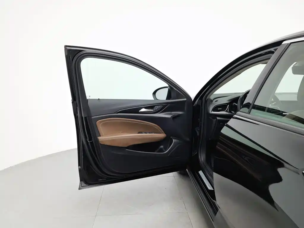 Фото 8 - Buick Regal
