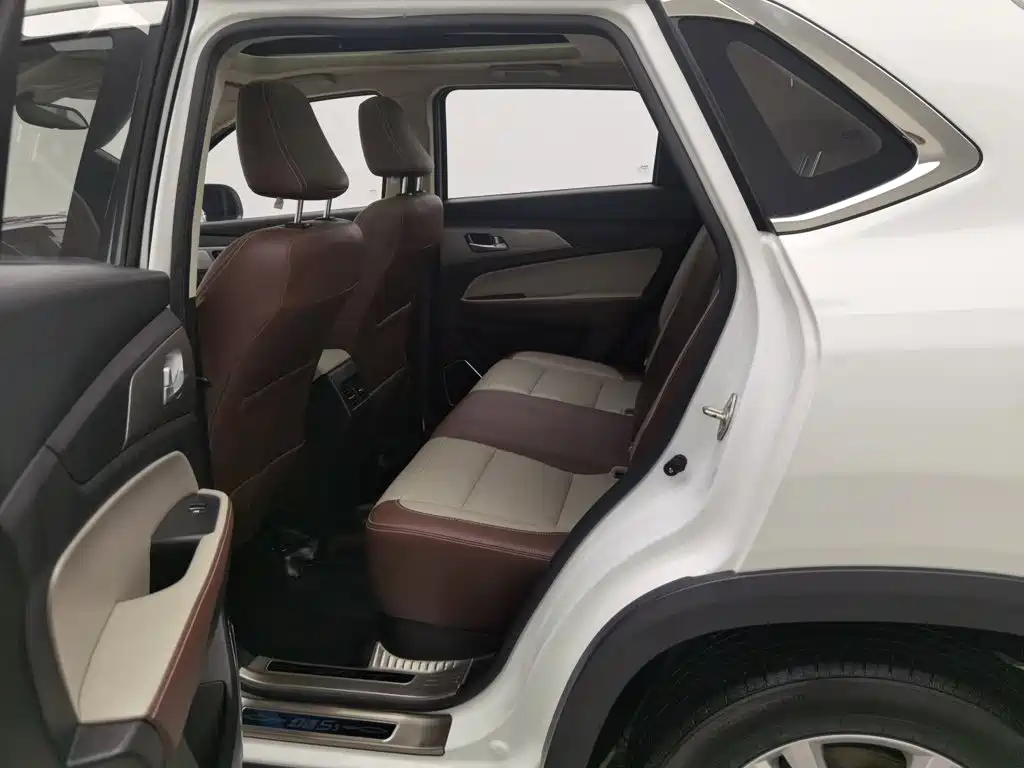 BAIC Huansu S5 2018 2017 1.3T CVT Premium