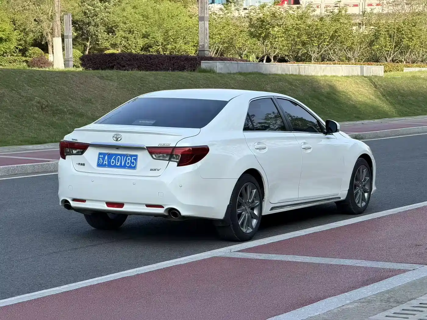 Toyota Reiz 2013 2.5V Premium Edition фото 6