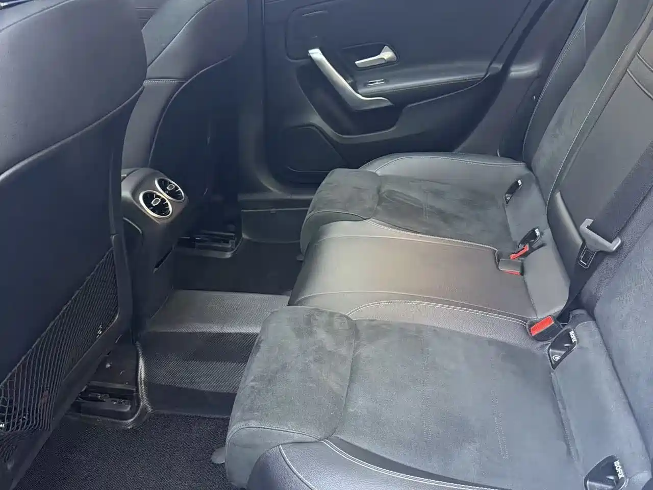 Mercedes-Benz A-Class 2019 A 200 L Sport Sedan фото 13