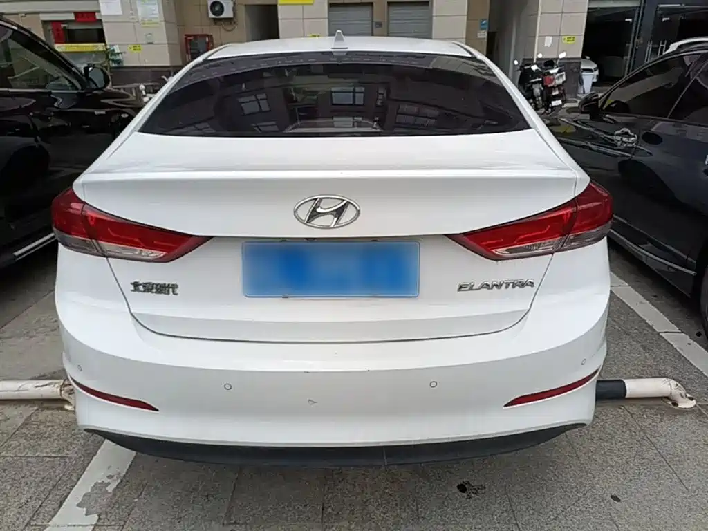 Hyundai Elantra 2020 1.5L CVT Smart Style·Elite фото 6