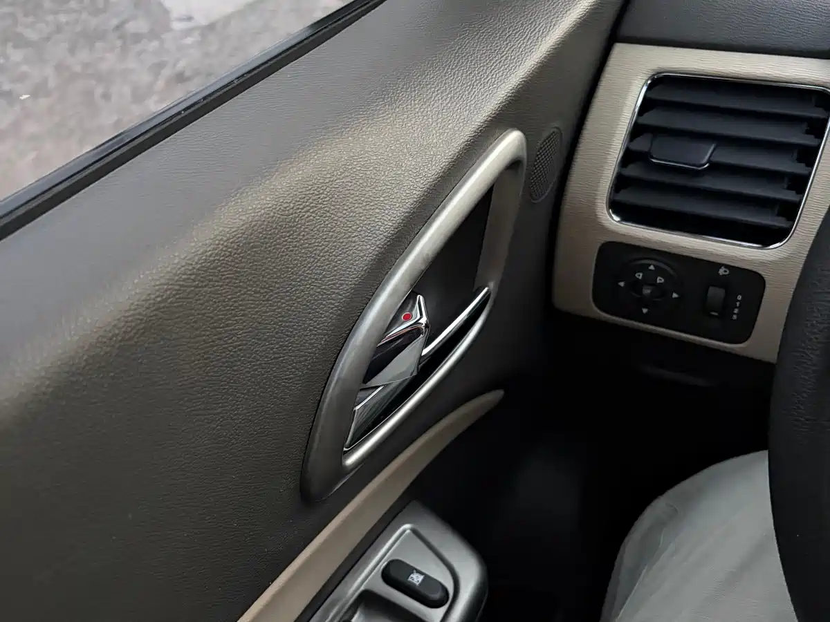 Baojun 630 2012 2012 1.5L DVVT Automatic Comfort