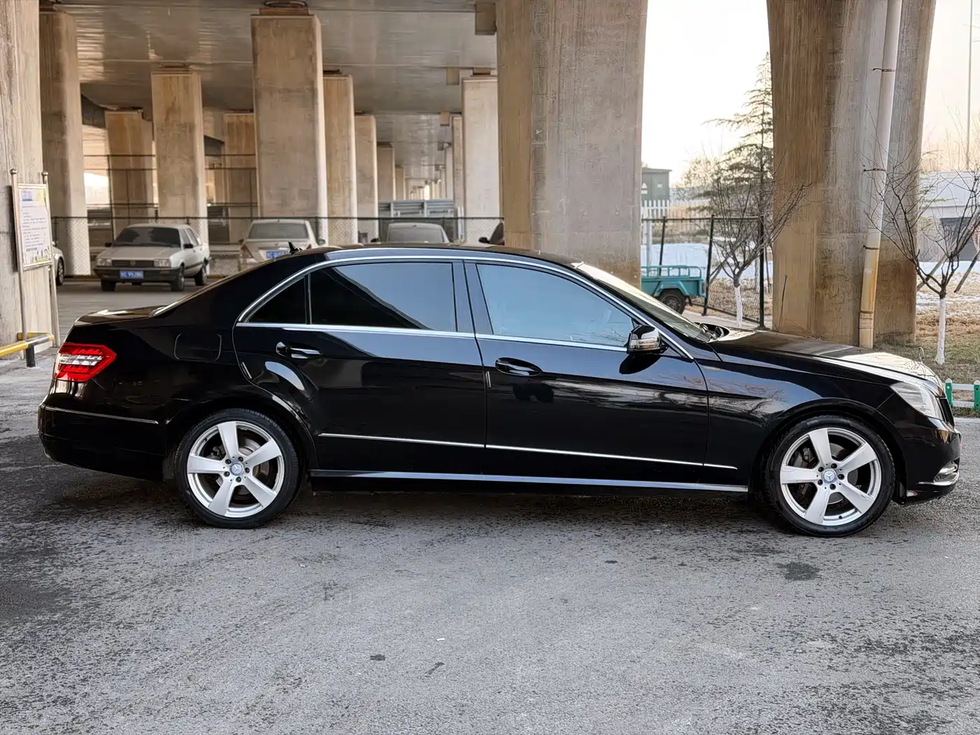 Mercedes-Benz E-Class 2013 E 300 L Elegance фото 4