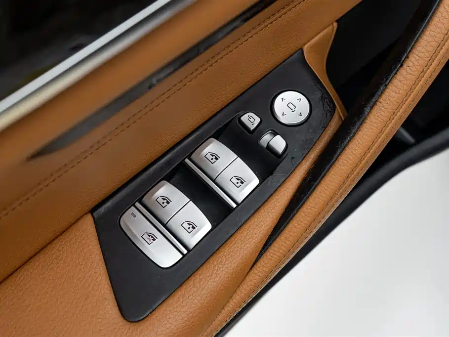 BMW 5 Series 2019 Facelift 530Li Leading M Sport Package фото 25