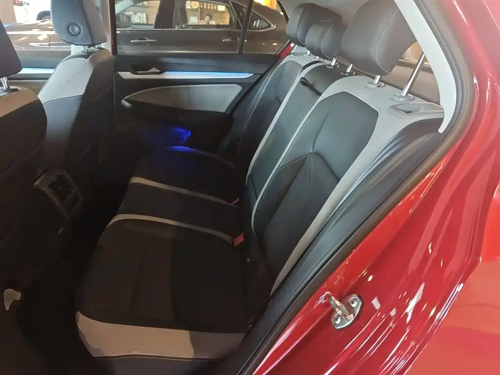 Volkswagen Golf 2023 Facelift 280TSI DSG Pro фото 17