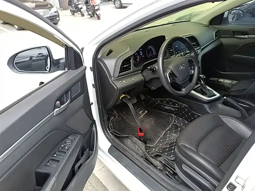 Hyundai Elantra 2020 1.5L CVT Smart Style·Elite фото 16