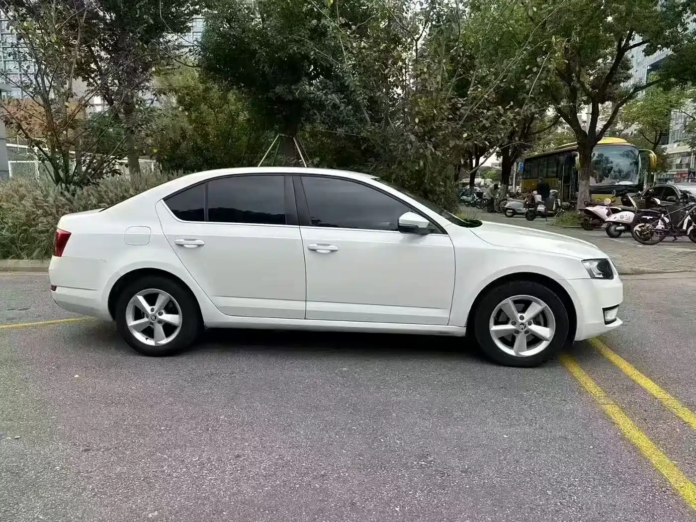 Фото 2 - Škoda Octavia
