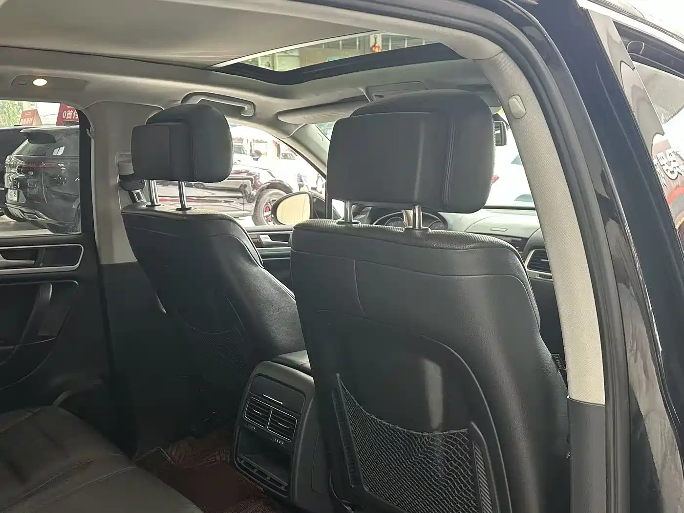 Volkswagen Touareg 2011 3.0TDI Diesel Comfort фото 19