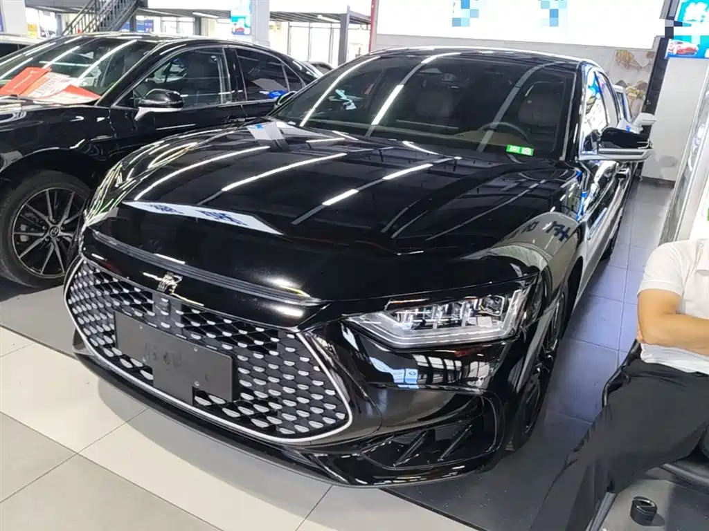 BYD Han 2024 DM-i Glory Edition 121KM Honor