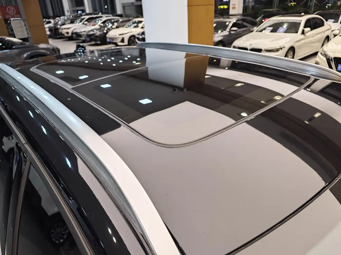 Фото 34 - Volvo XC40