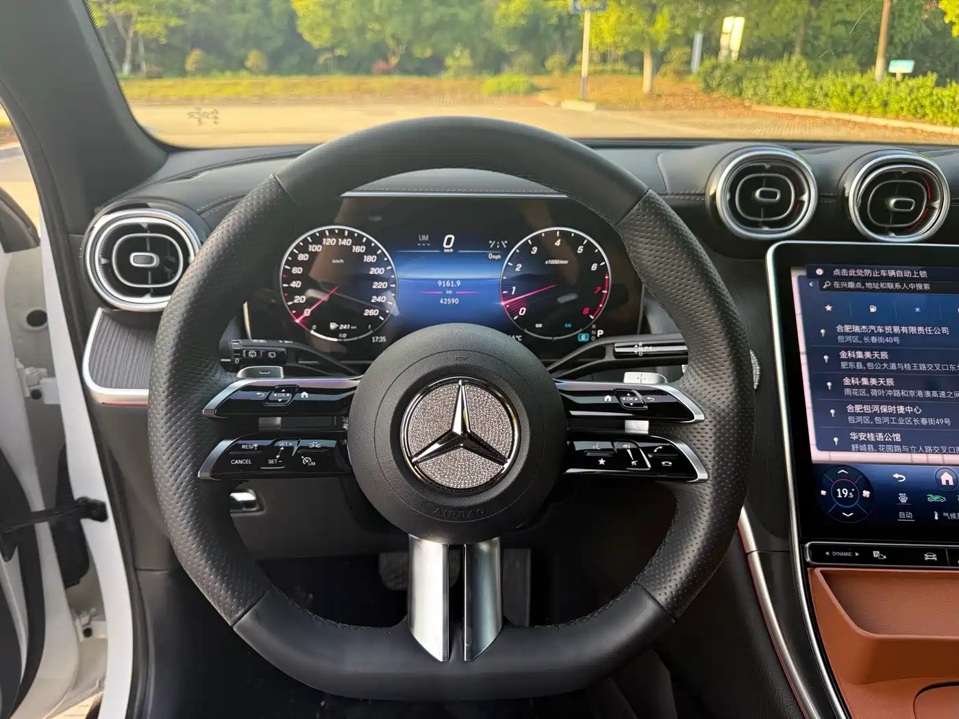 Mercedes-Benz GLC 2023 GLC 260 L 4MATIC Luxury 5-Seater фото 4