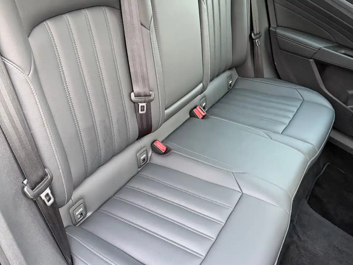 Volkswagen Passat 2022 280TSI Business Edition фото 13