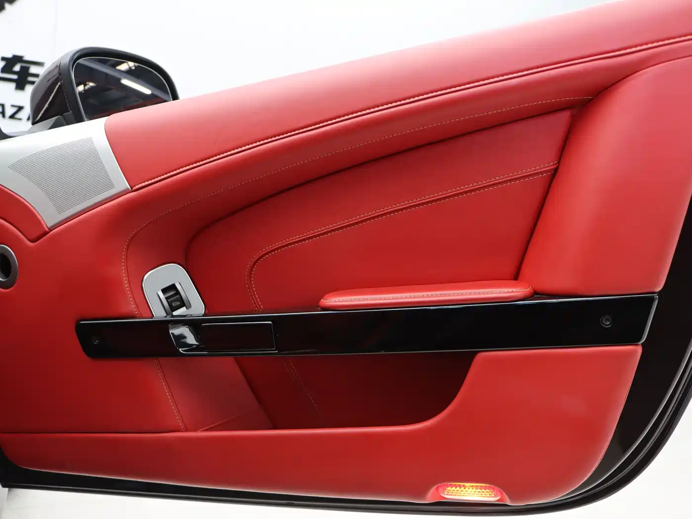 Aston Martin Virage 2012 6.0 Coupe фото 16
