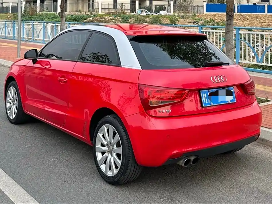 Audi A1 2012 1.4 TFSI Ego фото 4
