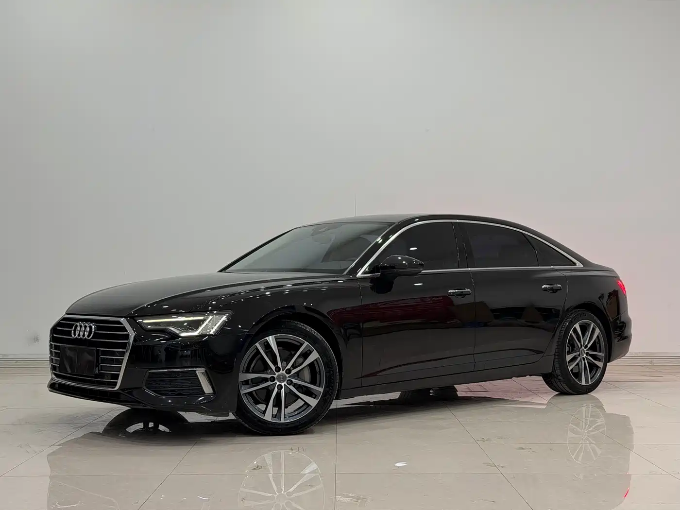Audi A6L 2021 45 TFSI Exclusive Elegance фото 3