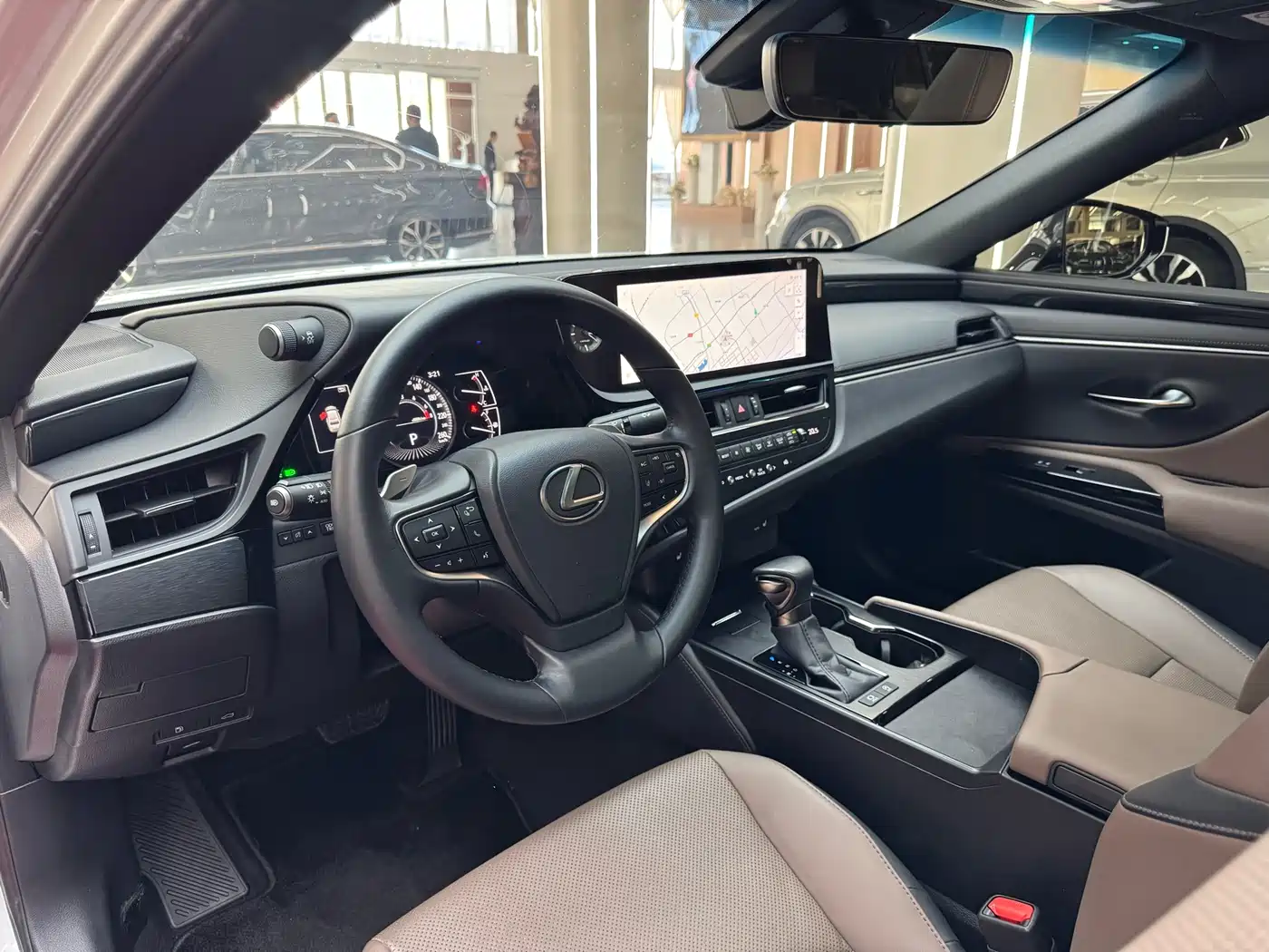 Lexus ES 2023 200 Excellence Edition фото 11