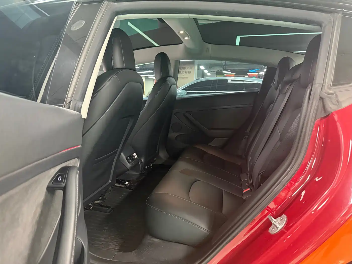 Фото 12 - Tesla Model 3