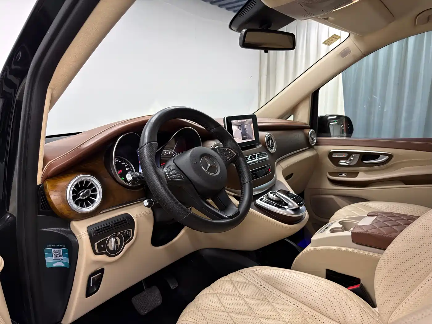 Mercedes-Benz V-Class 2018 V 260 L Premium Long Wheelbase Edition China VI фото 20