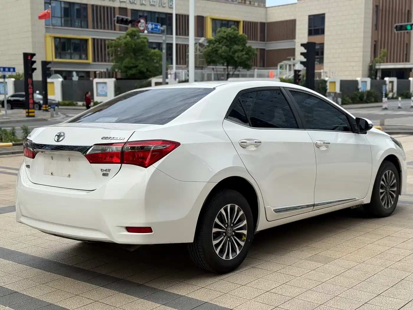 Toyota Corolla 2017 Facelift 1.2T S-CVT GL-i фото 2