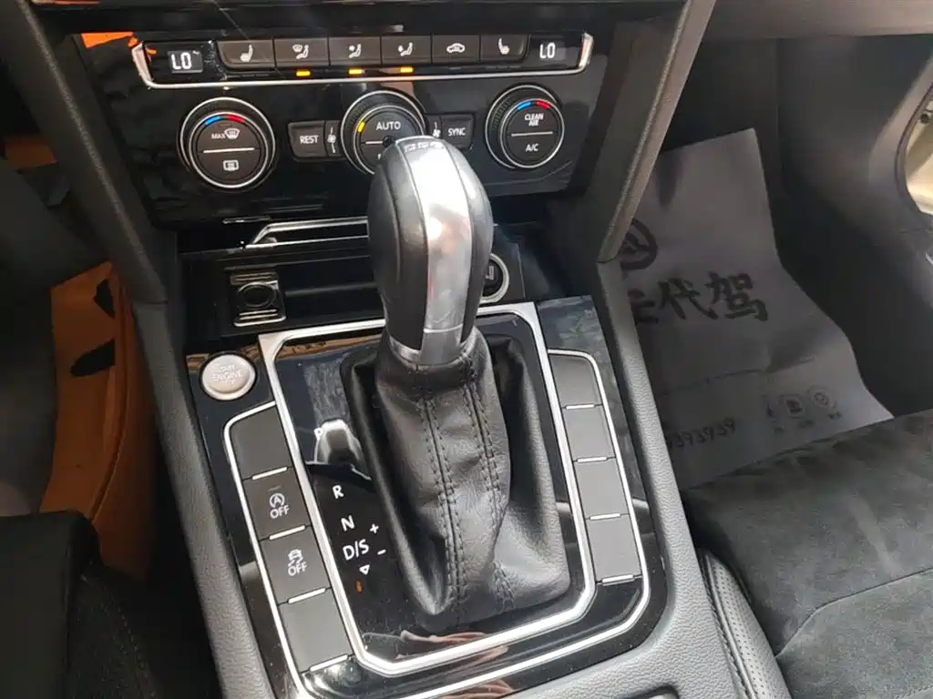 Volkswagen Magotan 2018 330TSI DSG Premium фото 14