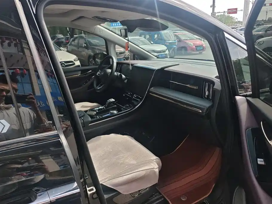 GAC Trumpchi Trumpchi M8 2024 Master Series Super Hybrid фото 8