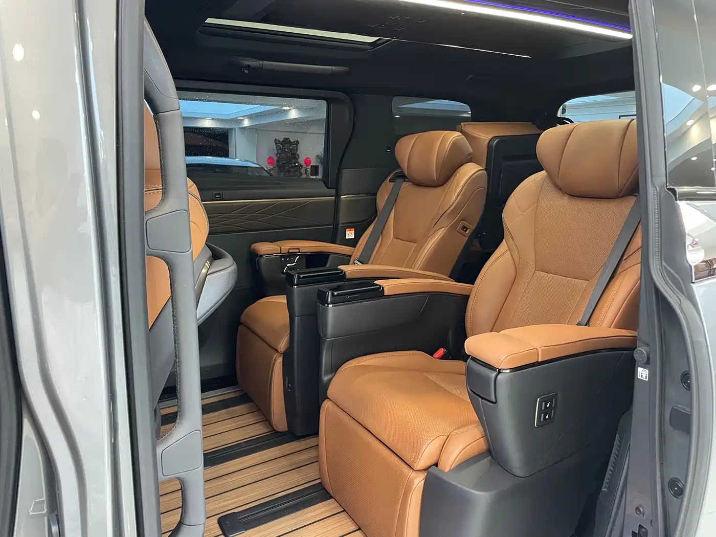 Toyota Vellfire 2024 Crown Hybrid 2.5L Premium Edition фото 14