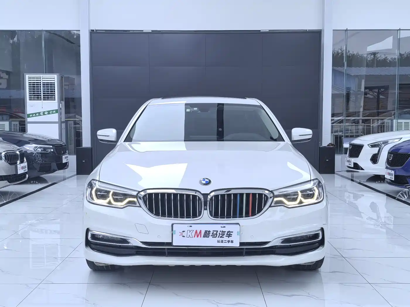 BMW 5 Series 2019 530Li Premium Luxury Package фото 3