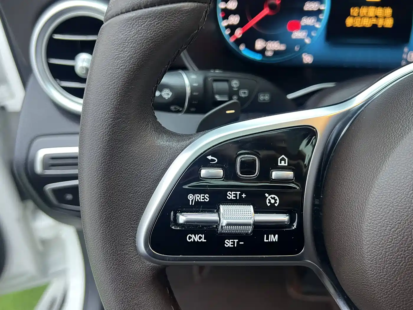 Mercedes-Benz GLC 2022 Facelift GLC 260 L 4MATIC Dynamic фото 17
