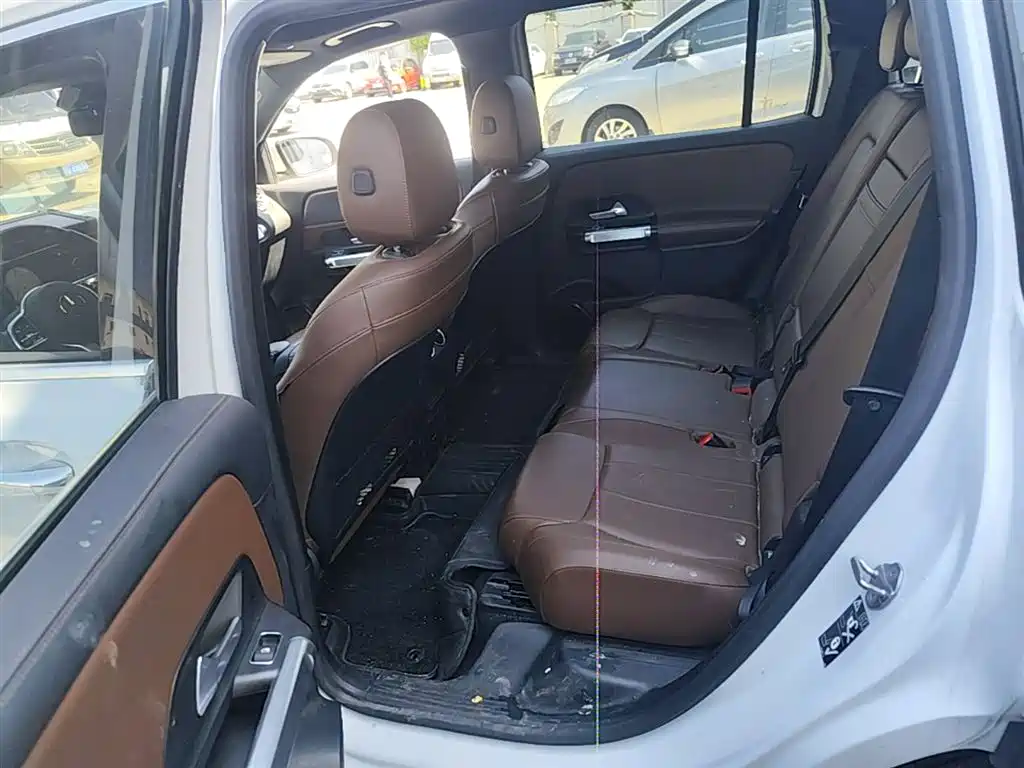 MERCEDES-BENZ GLB