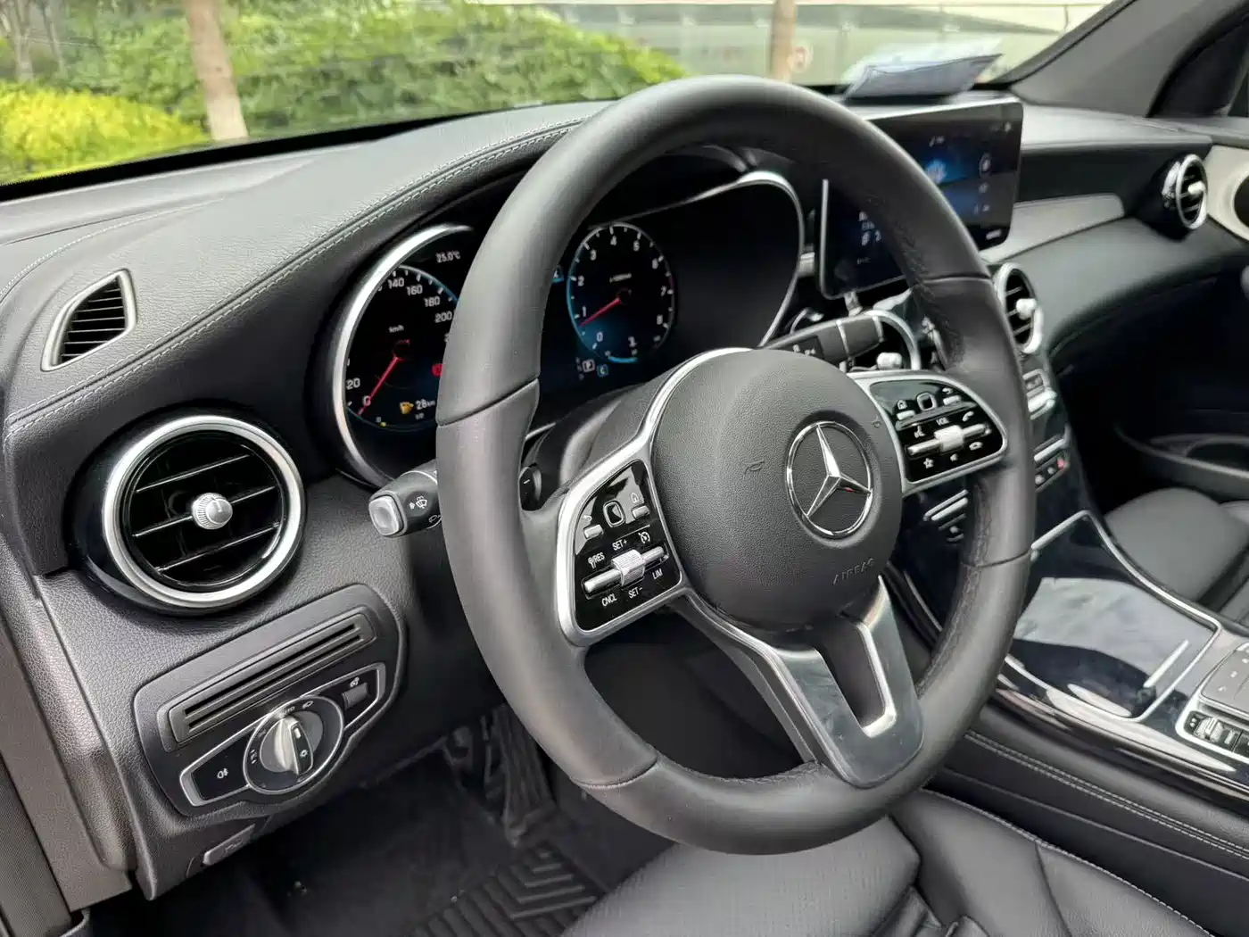 Mercedes-Benz GLC Coupe 2020 GLC 260 4MATIC Coupe SUV фото 17