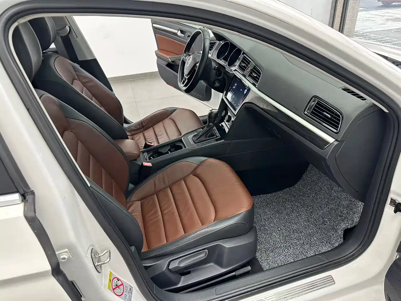 Volkswagen Lamando 2015 330TSI DSG Comfort фото 7