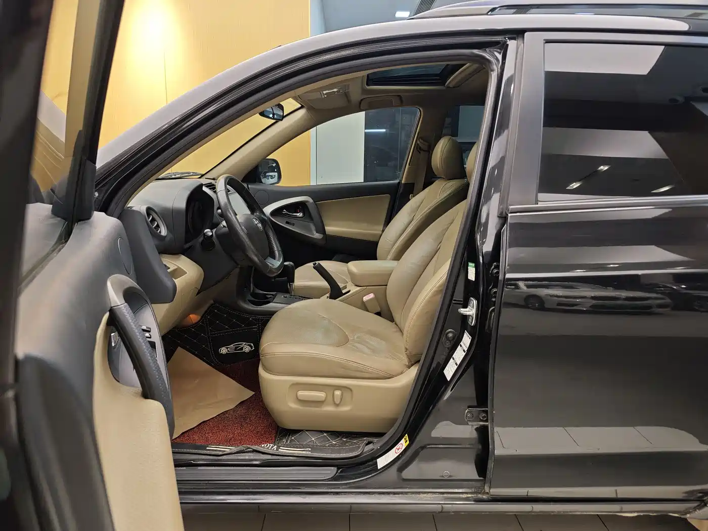 Toyota RAV4 Rongfang 2011 2.4L Automatic 4WD Luxury Edition фото 14