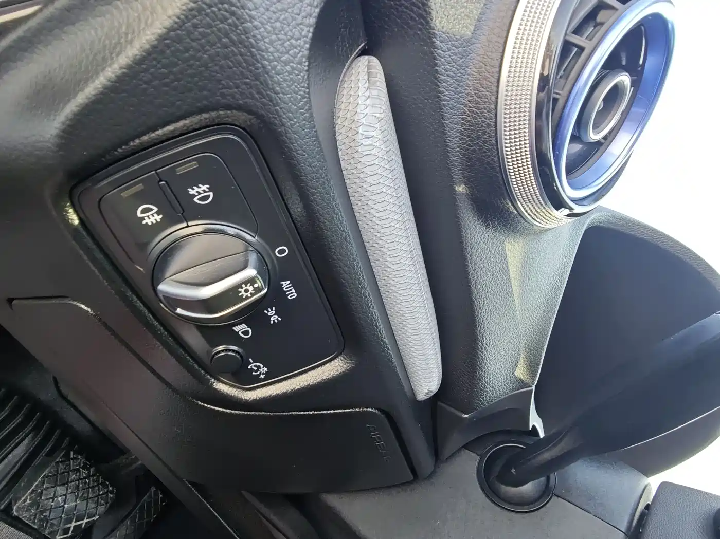 Audi A3 (Import) 2015 Limousine 45 TFSI S line Luxury фото 15