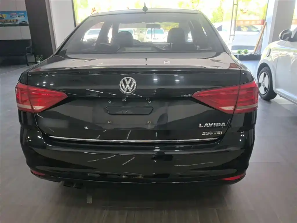 Volkswagen Lavida 2017 230TSI DSG Comfort Edition фото 6