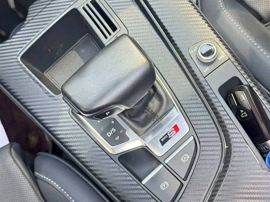 Audi A4L 2020 40 TFSI Fashion Dynamic Edition фото 14
