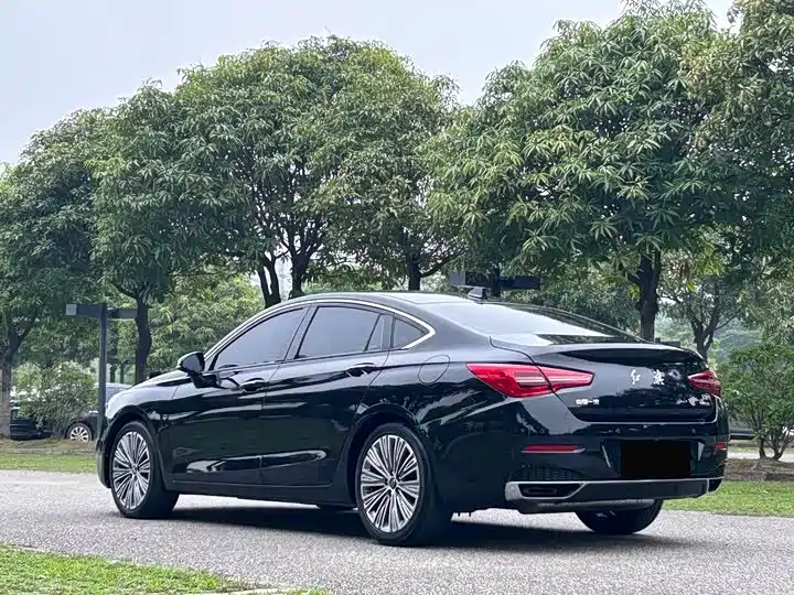 Hongqi H5 2022 Classic 1.5T DCT Flag Rhythm Edition фото 9