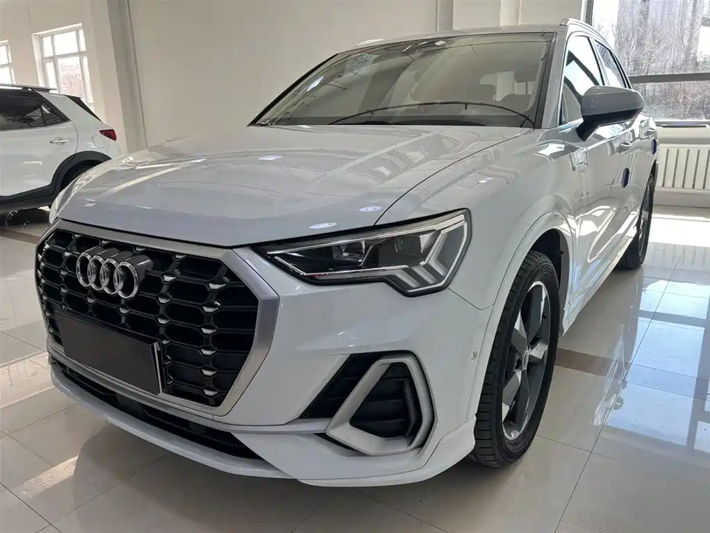 Audi Q3 2023 35 TFSI Fashion Dynamic (1.4T)