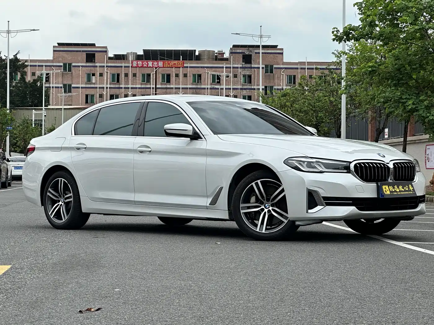 BMW 5 Series 2023 530Li Leading Luxury Package фото 3