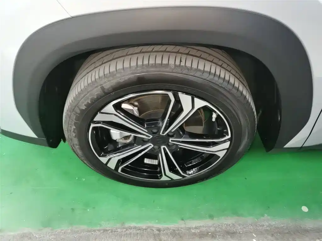 Geely Galaxy Galaxy L7 2025 EM-i 115km Explorer+ Edition фото 23