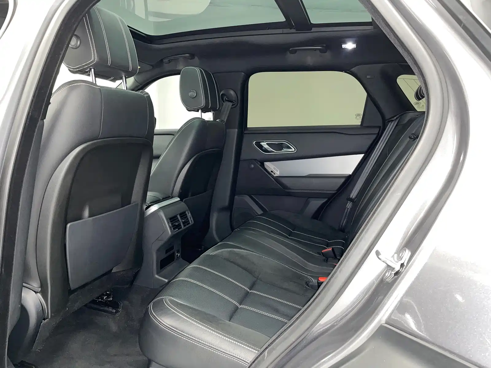 Фото 20 - Land Rover Range Rover Velar