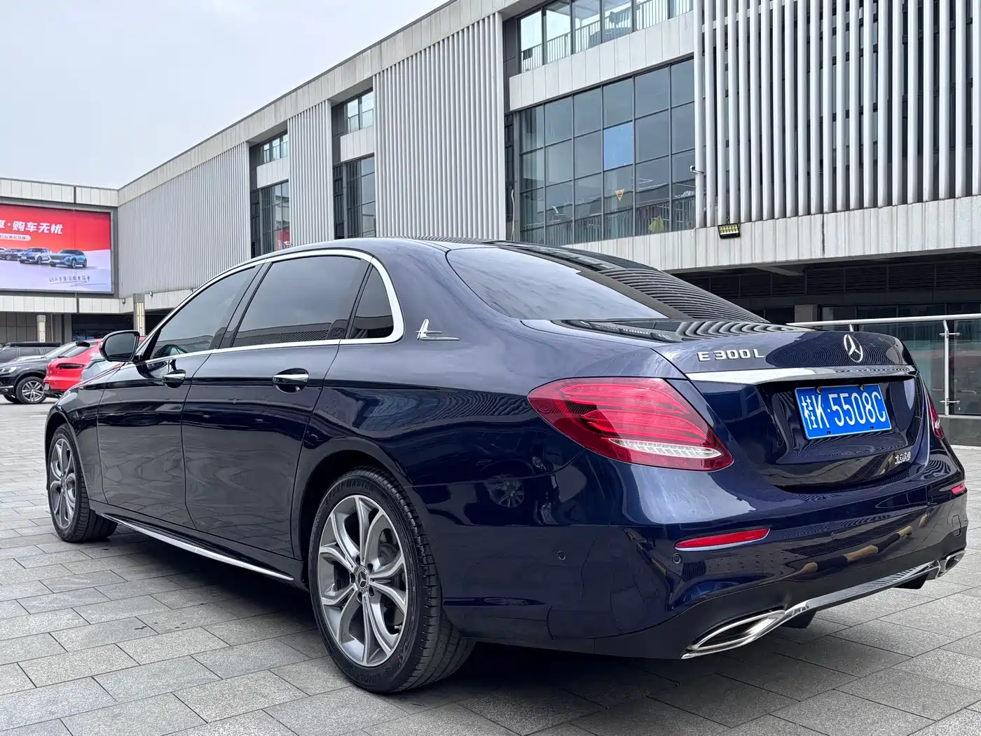 Mercedes-Benz E-Class 2020 E 300 L Luxury Model фото 15
