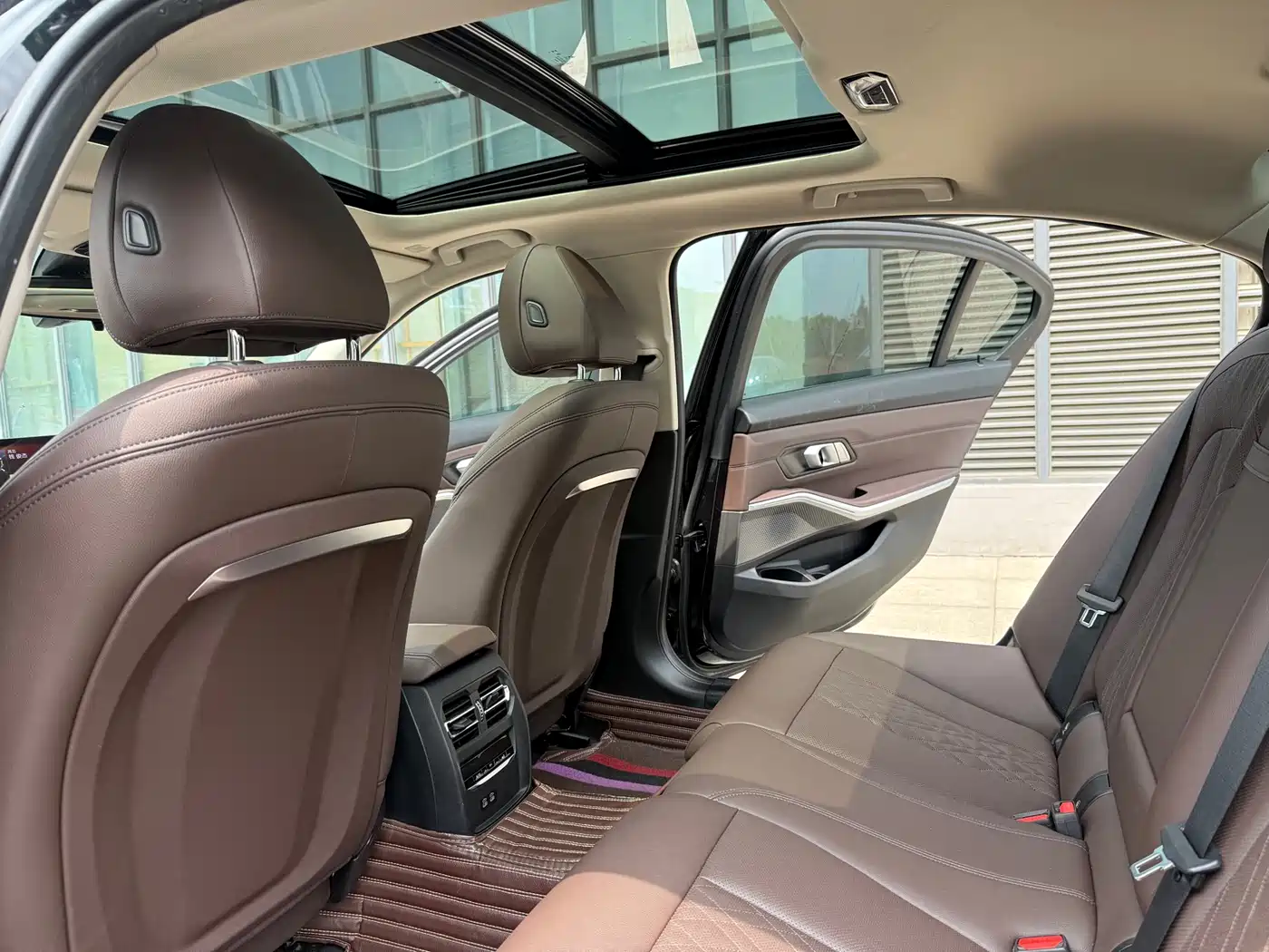 BMW i3 2022 eDrive 35 L фото 9
