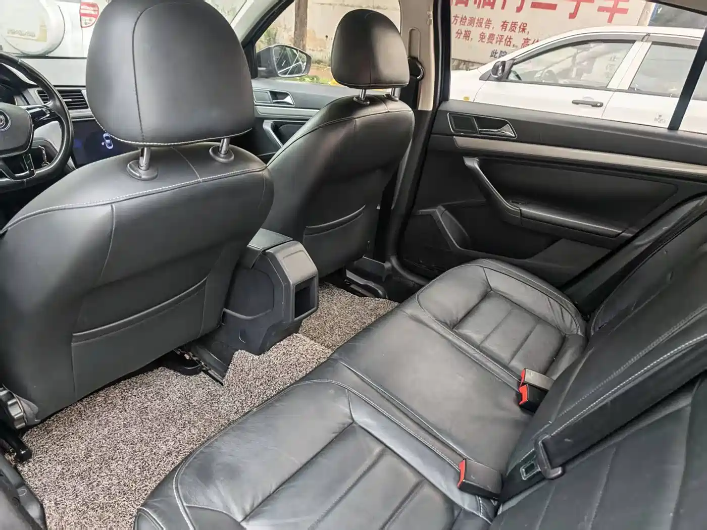 Volkswagen Lavida 2015 1.6L Manual Comfort Edition фото 6