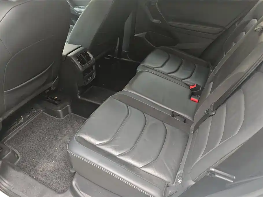 Volkswagen Tiguan L 2018 Facelift 330TSI Automatic 2WD Luxury Edition фото 11