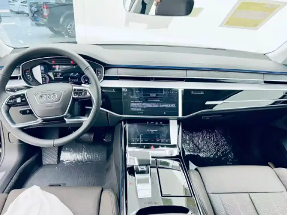 Photo 7 - Audi A8