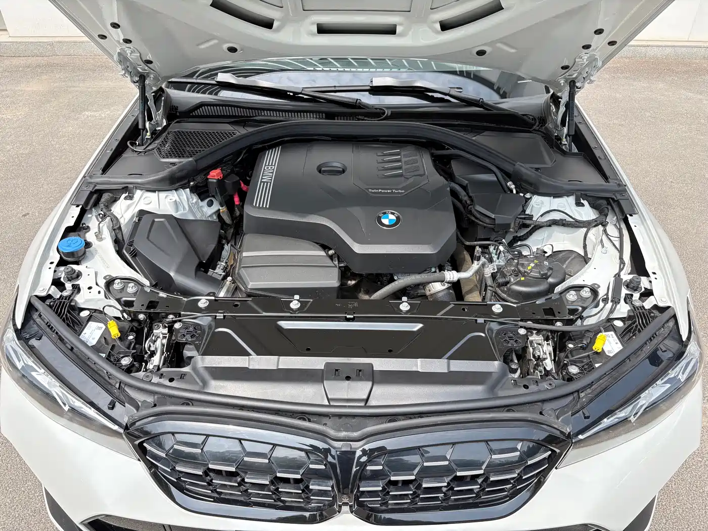 BMW 3 Series 2024 325Li M Sport Shadowline Package фото 10