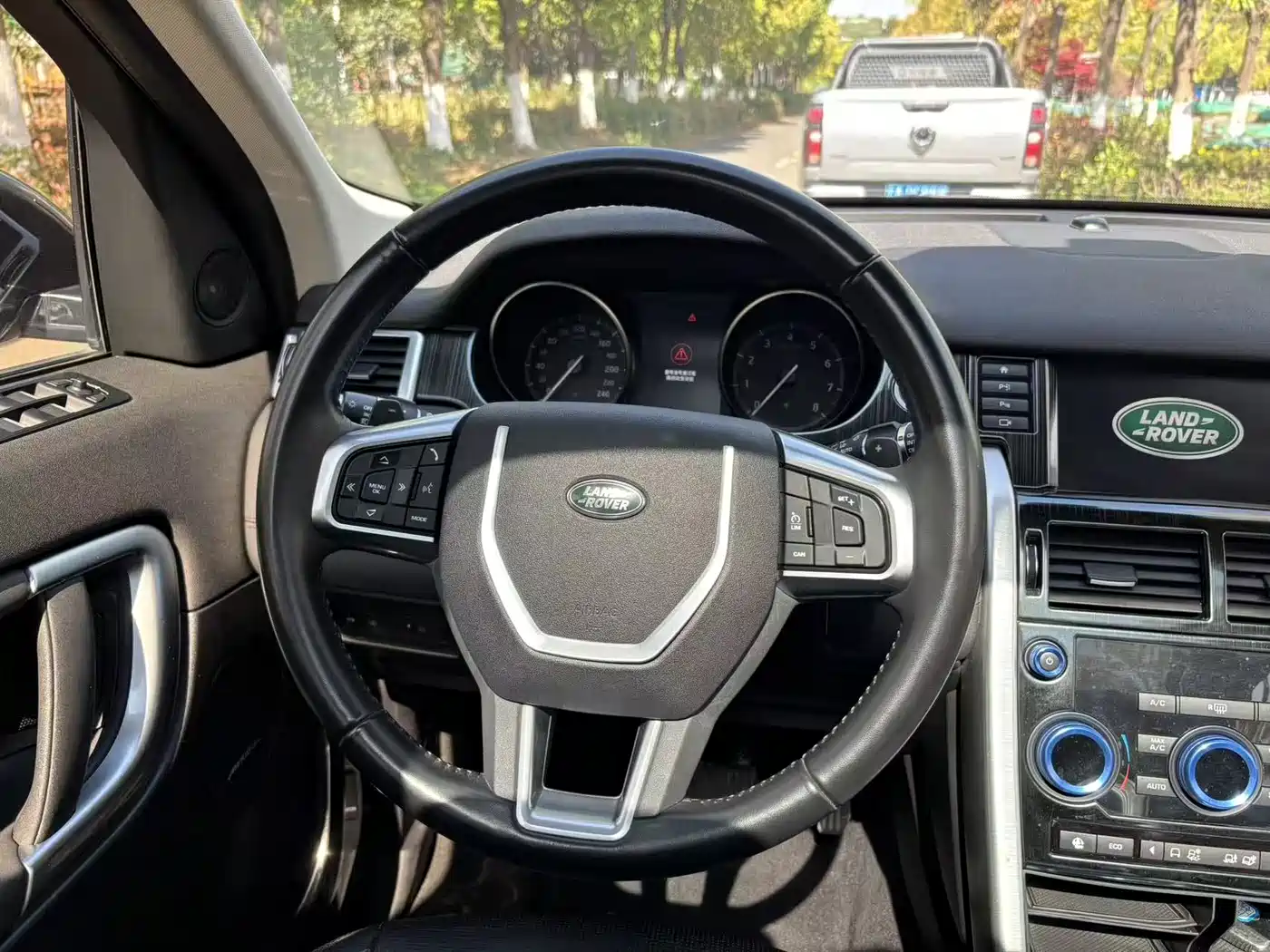 Land Rover Discovery Sport 2019 240PS SE Edition China V фото 27