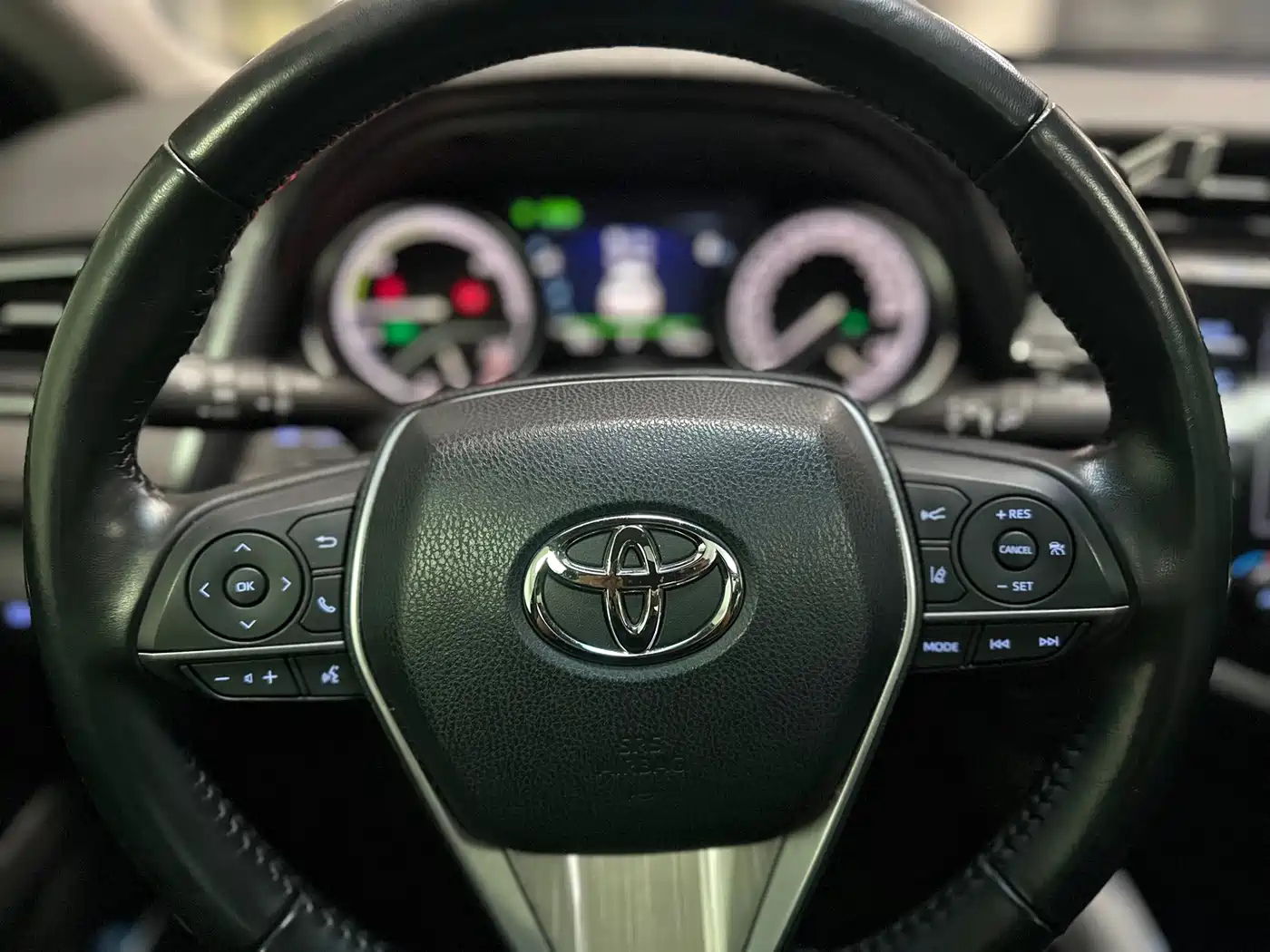 Toyota Camry 2018 Hybrid 2.5HG Luxury Edition фото 9