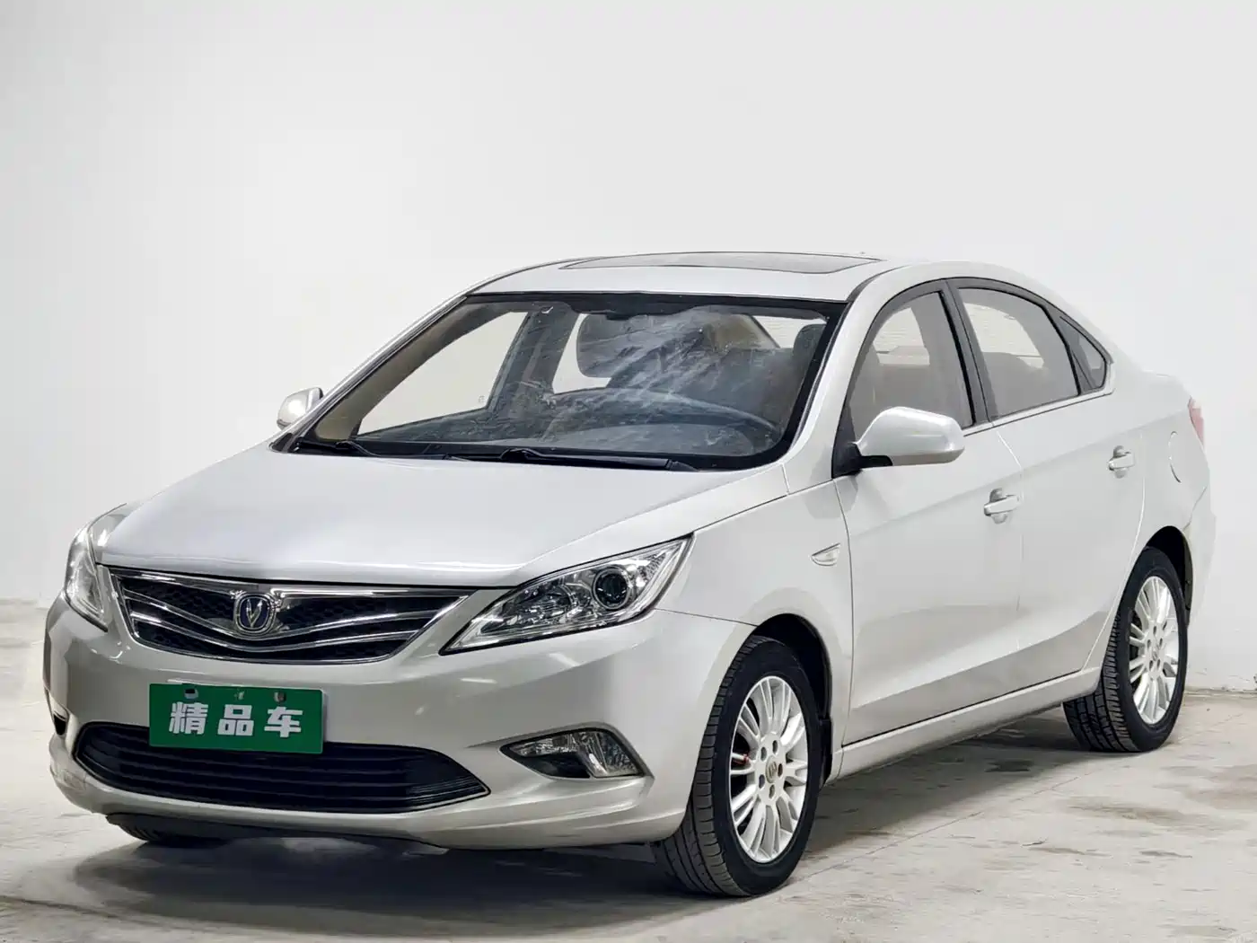 Фото 1 - Changan Eado