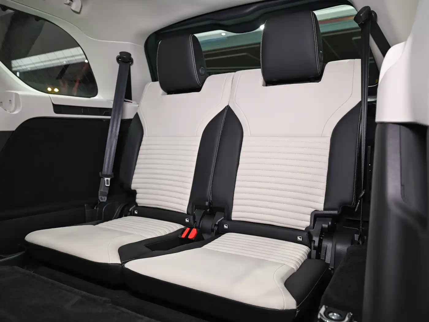 Land Rover Discovery 2021 360PS R-Dynamic SE фото 11